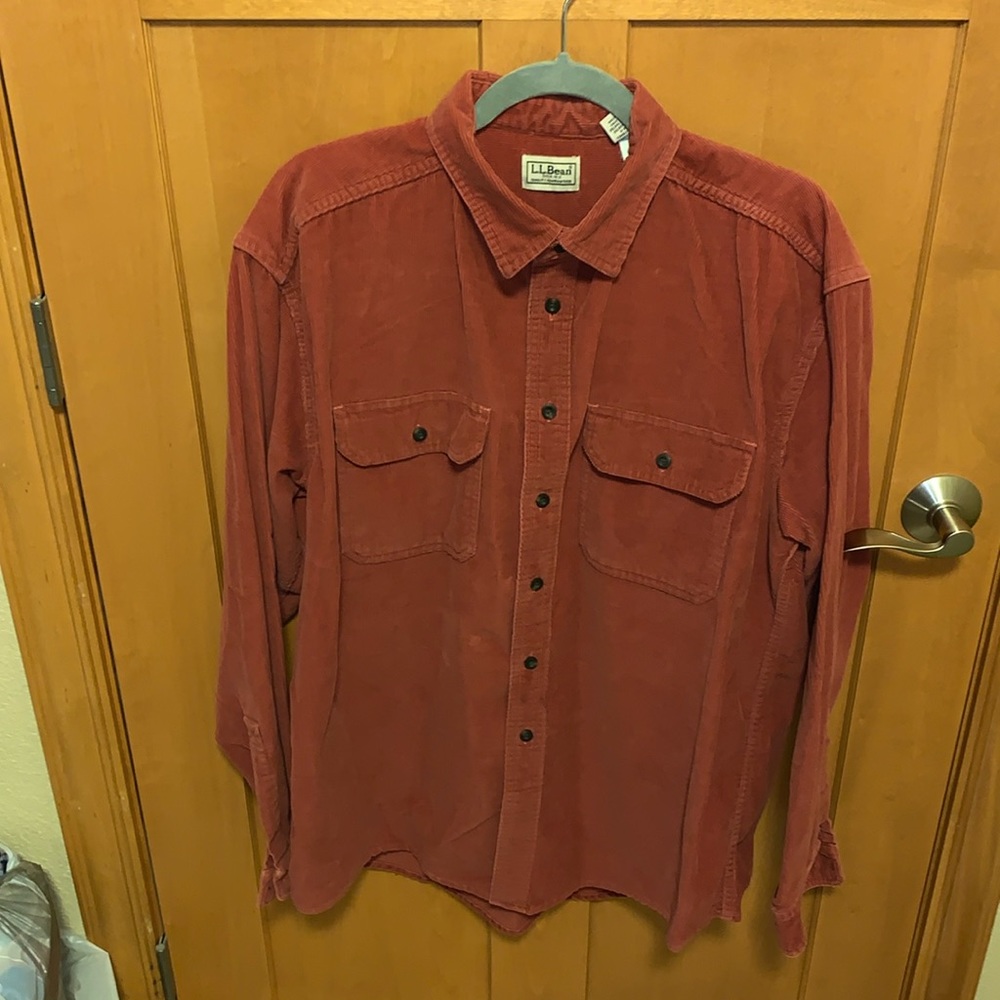 L.L. Bean Button Down Size Large